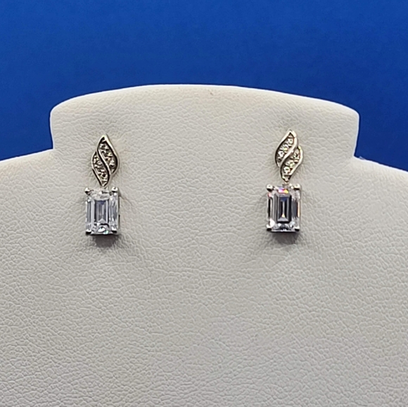 NWT Lustro Stella Premium Cubic Zirconia from Swarovski Stud Earrings - Picture 4 of 12